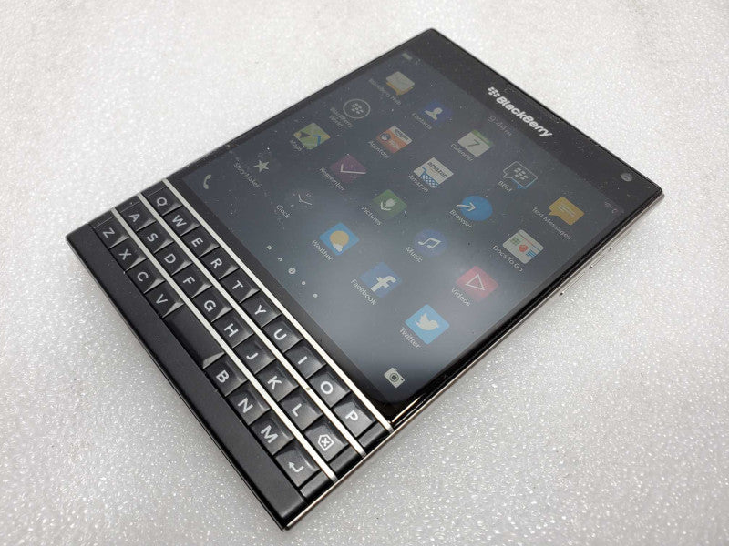 BlackBerry Passport - 32GB - Black [Locked to Wind] (