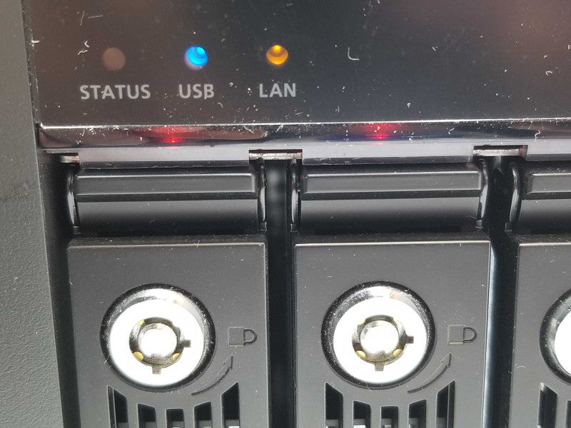 QNAP TS-453 Pro NAS 4 Bay with 2x 500GB HDDs, HDMI, AS-IS Read _