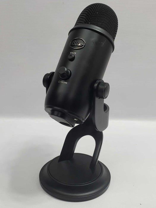Blue Yeti A00121 USB Microphone (AS-IS) |