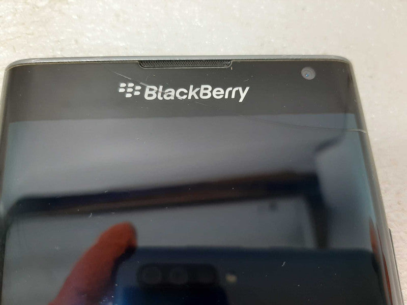 Blackberry PRIV (STV100-3) Black 32GB Locked to Rogers READ $