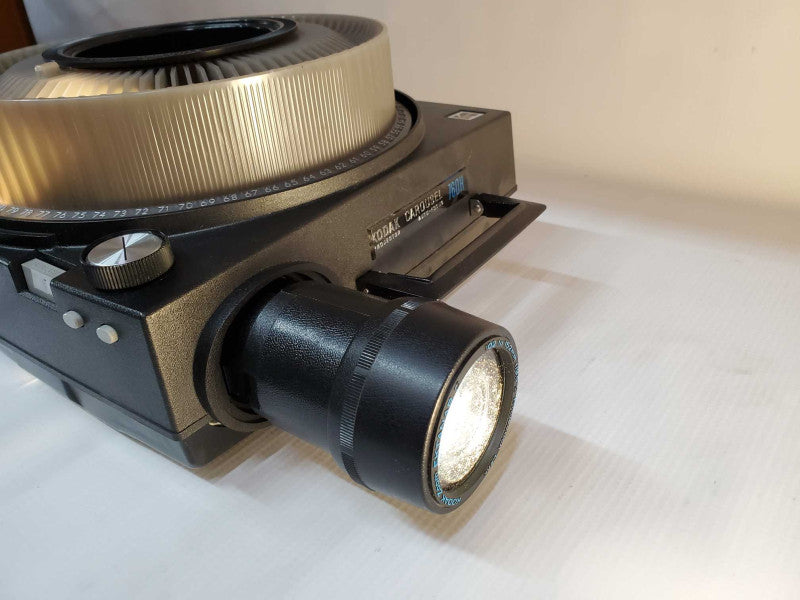 Kodak Carousel 760H Slide Projector + Lens + Slide Tray + Portable Case [Working] (