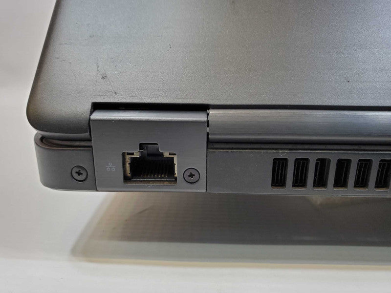 Dell Latitude 5480 Core i5-7440HQ @ 2.8 GHz 16GB DDR4 500GB Nvme Nvidia 930MX 2GB [READ] (