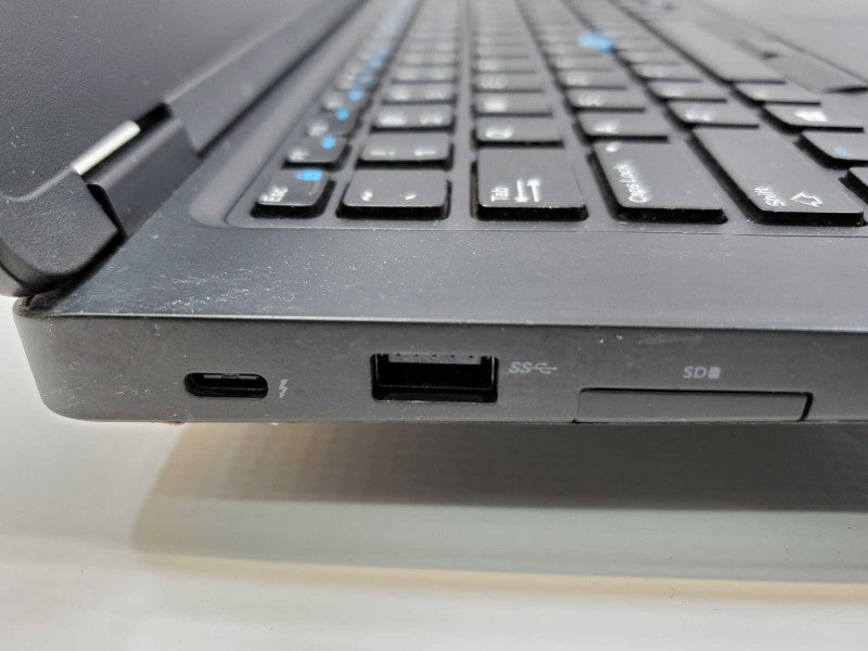 Dell Latitude 5480 Core i5-7440HQ @ 2.8 GHz 16GB DDR4 500GB Nvme Nvidia 930MX 2GB [READ] (