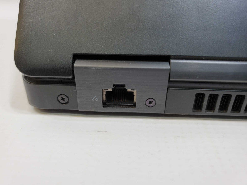 Dell Latitude 5580 15.6\\" Core i5-7300U @ 2.6 GHz 8GB Ram 250GB SSD [READ] (