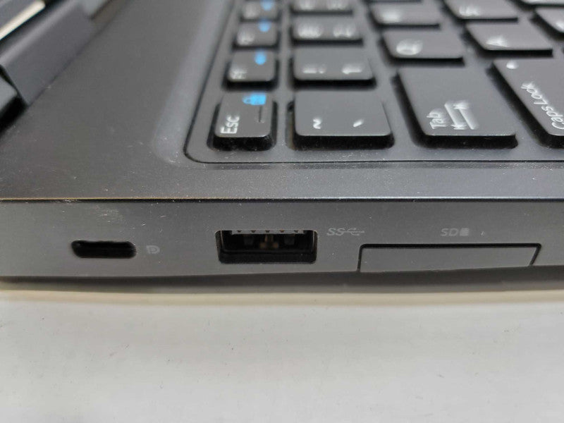 Dell Latitude 5580 15.6\\" Core i5-7300U @ 2.6 GHz 8GB Ram 250GB SSD [READ] (