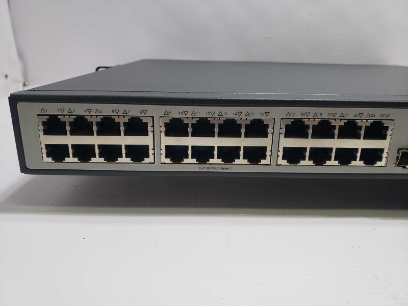 HP JE007A V1910-24G-PoE 24-Port Gigabit Network Switch W/ RackMount Ears )