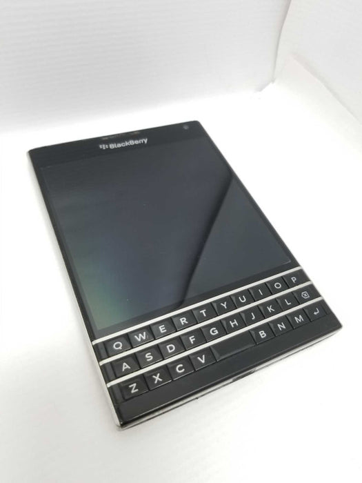BlackBerry Passport Passport - 32GB - Black, TELUS Locked. READ* ~