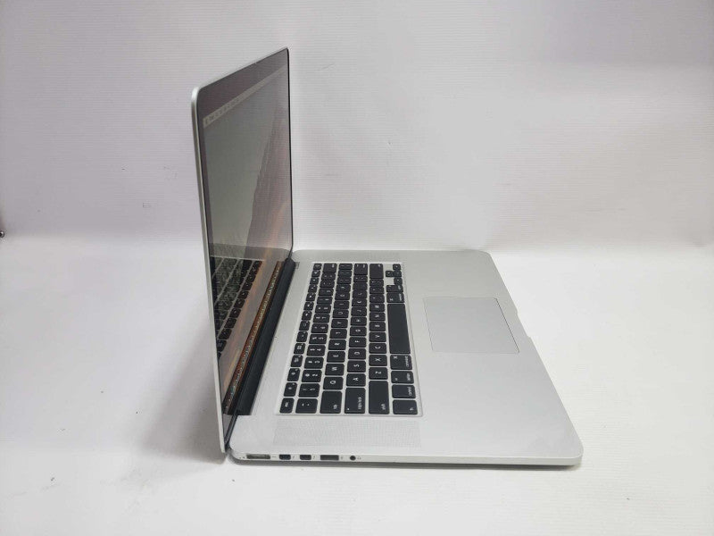 Apple Macbook Pro 15\\" Retina i7 4750HQ @ 2.00 GHz  8GB RAM 250GB HDD )
