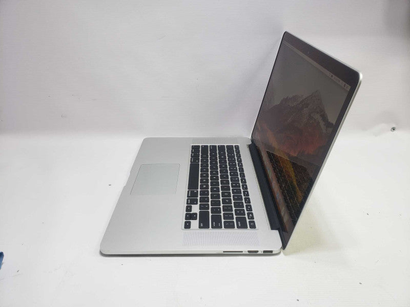 Apple Macbook Pro 15\\" Retina i7 4750HQ @ 2.00 GHz  8GB RAM 250GB HDD )