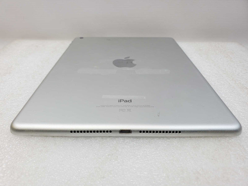 Apple iPad 6th Gen A1893 - 32GB - White [Read] (
