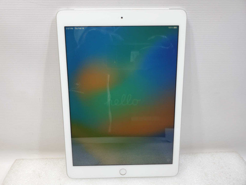 Apple iPad 6th Gen A1954 - 32GB - White [Read] (