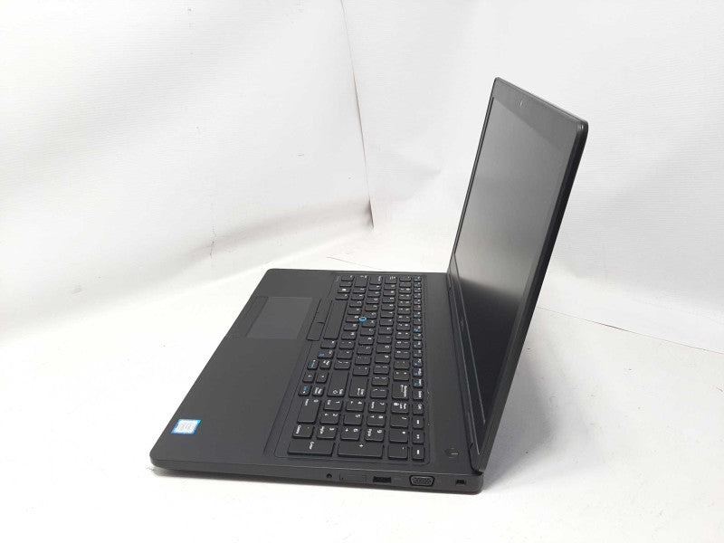 Dell Lattitude 3520 15.6\\" i7-7440HQ @2.8GHz 16GB DDR4 256GB NVme  $