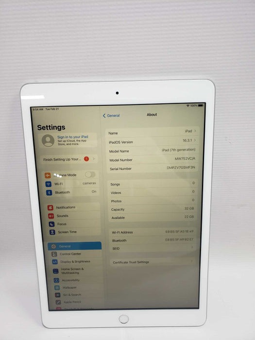Apple iPad 7 2019 (7th Gen) 10.2\\" 32GB Wi-Fi White  )