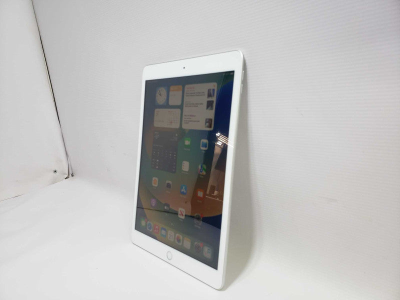 Apple iPad 7 2019 (7th Gen) 10.2\\" 32GB Wi-Fi White  )