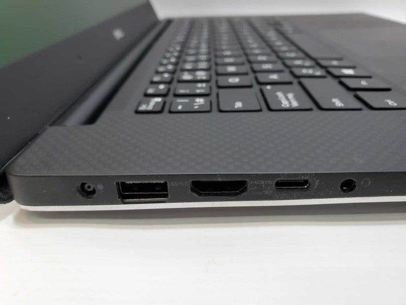 Dell Precision 5510 Core i7-6820HQ @ 2.7GHz 16GB DDR3 250GB SSD Quadro M1000 2GB (
