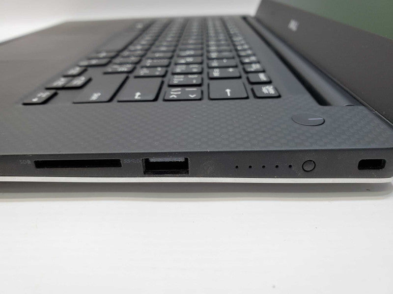 Dell Precision 5510 Core i7-6820HQ @ 2.7GHz 16GB DDR3 250GB SSD Quadro M1000 2GB (