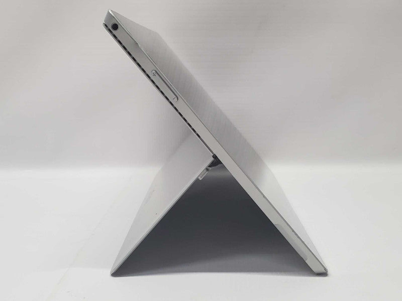 Microsoft Surface Pro 3 (1631) i7-4650U 8GB RAM 256GB Storage |
