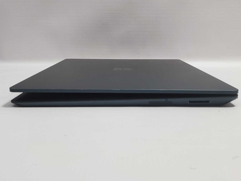 Microsoft Surface Laptop 1769 i5-7200U 8GB RAM 256GB Storage (READ) |