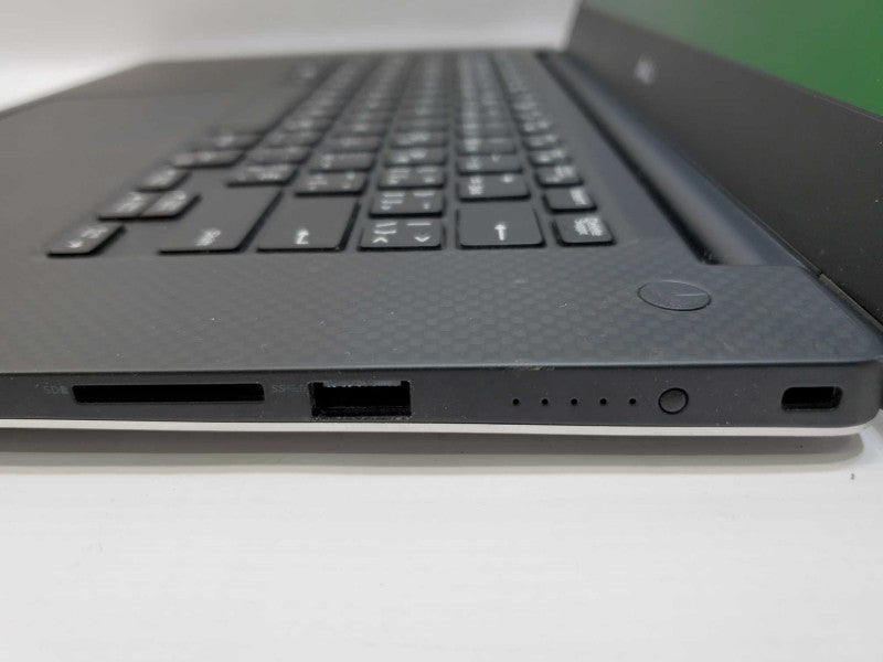 Dell Latitude 5510 15.6\\" Core i7-6820HQ @ 2.7GHz 8GB DDR3 1TB HDD M1000 2GB (