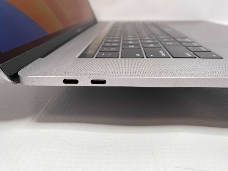 2017 MacBook Pro 15-inch TouchBar Intel i7 CPU 16GB RAM & 500GB Storage READ  -