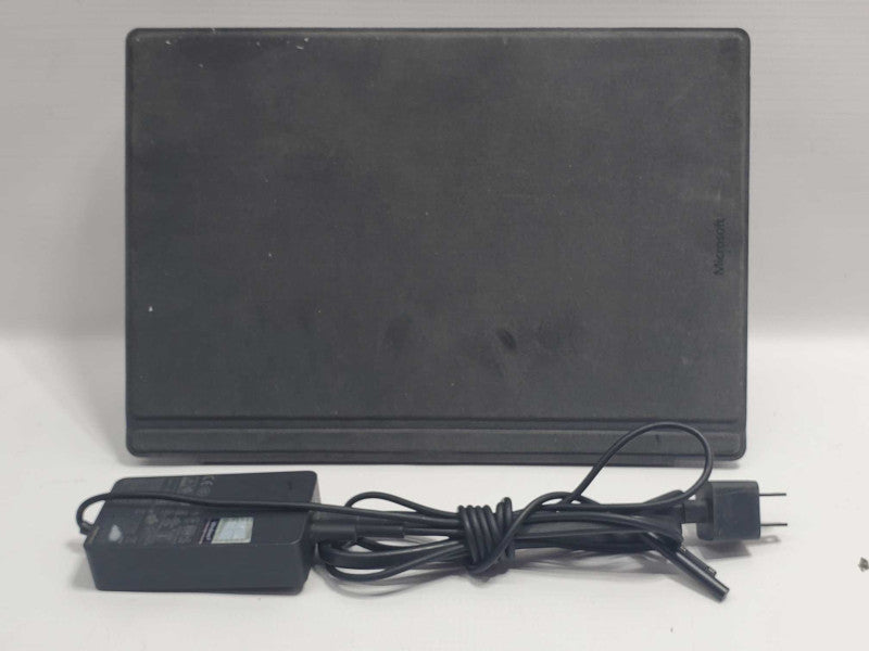 Microsoft Surface Pro 5 (1796) i5-7300U 8GB RAM 256GB Storage (READ) |