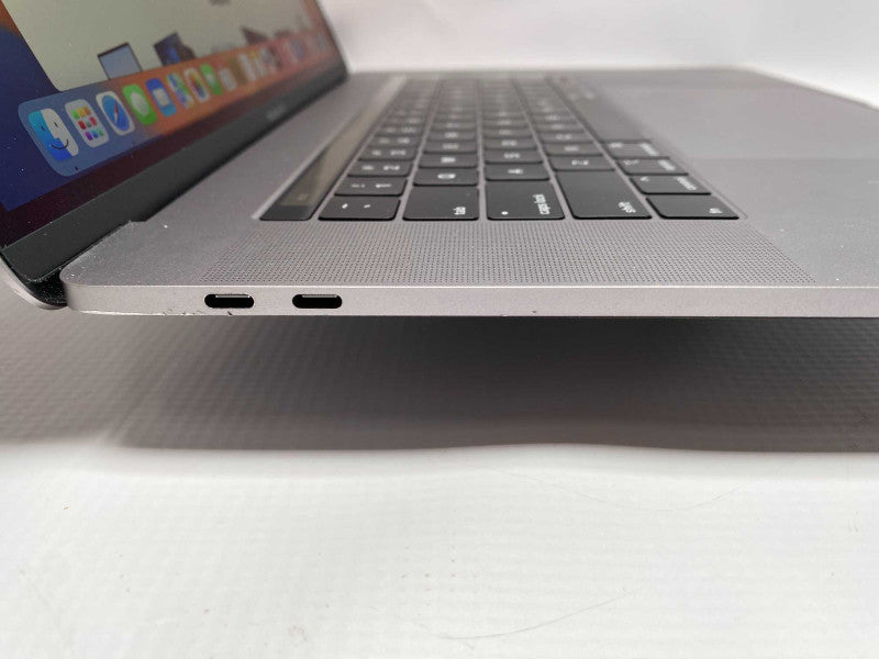 2018 Macbook Pro 15-inch TouchBar with Intel i7 CPU 16GB RAM & 500GB READ  -