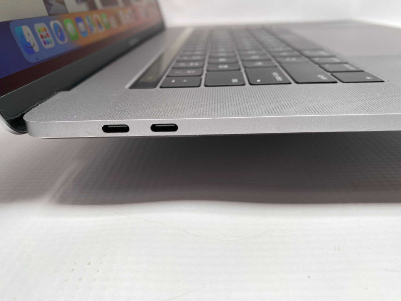 MacBook Pro 15-inch 2017 TouchBar with Intel i7 CPU 16GB RAM & 500GB Storage READ  -