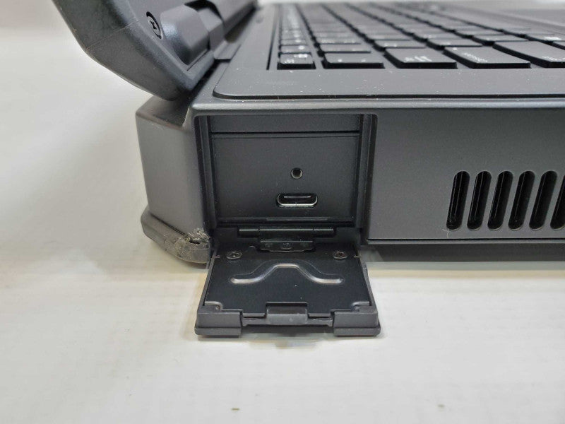 Dell Latitude 5424 Rugged 14\\" Core i5-8350U @ 1.7GHz 16GB DDR4 250GB SSD NVME (