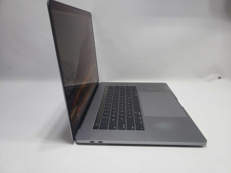 Apple MacBook Pro 15 Inch 2016 Quad Core i7 2.9GHz 16GB RAM  )