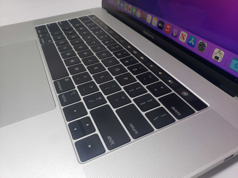 APPLE MACBOOK PRO 15\\'\\' A1990 I7-8850H@2.6GHz 16GB RAM 500 SSD )
