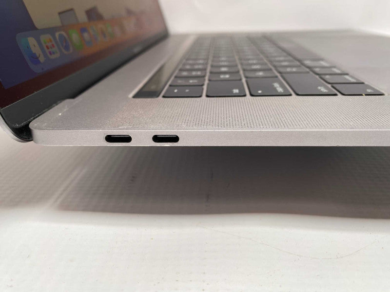 MacBook Pro 15-inch 2017 with Intel Core i7 CPU 16GBB RAM & 500GB Storage READ -