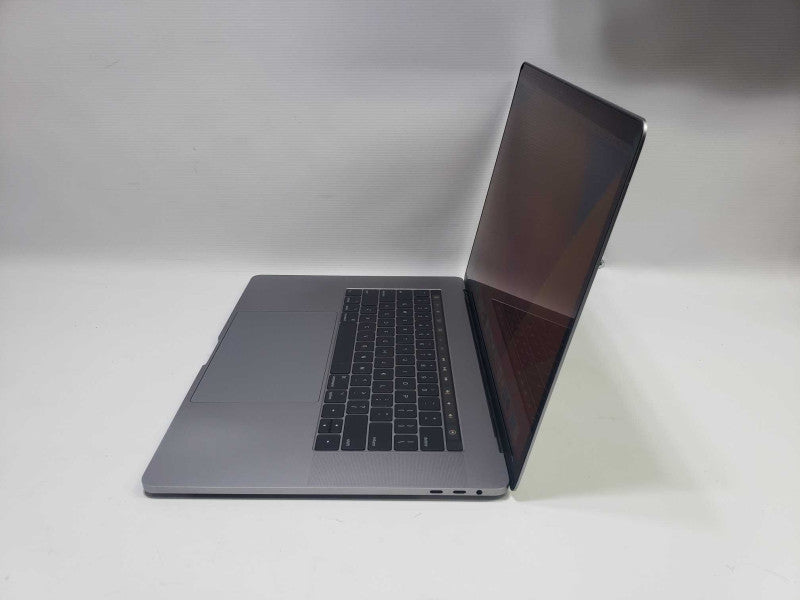 MacBook Pro 2017 15\\" Core i7 7820HQ 2.9GHZ, 16GB, 512GB  )