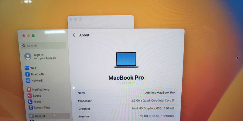 MacBook Pro 2017 15\\" Core i7 7820HQ 2.9GHZ, 16GB, 512GB  )