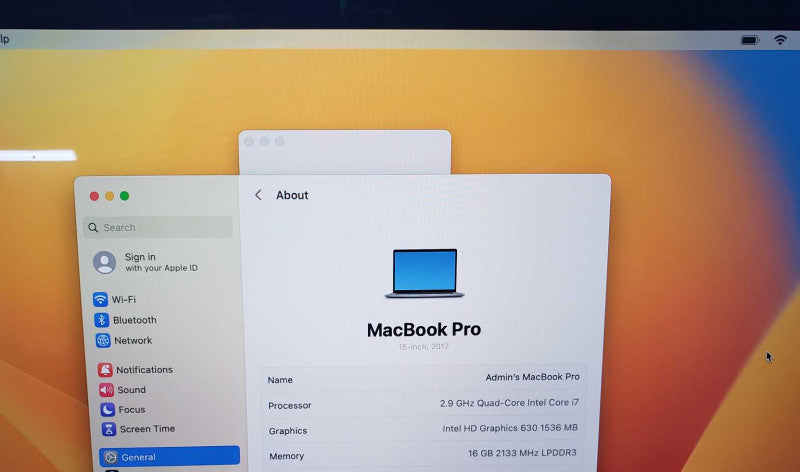 MacBook Pro 2017 15\\" Core i7 7820HQ 2.9GHZ 16GB RAM 512GB SSD  )