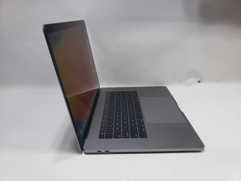 MacBook Pro 2017 15\\" Core i7 7820HQ 2.9GHZ 16GB RAM 512GB SSD  )