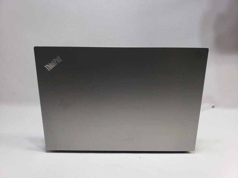 Lenovo ThinkPad E580 i7-8550U 8GB RAM 250 GB SSD )