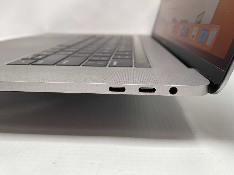 2017 MacBook Pro 15-inch TouchBar with Intel i7 CPU 16GB RAM & 500GB READ -