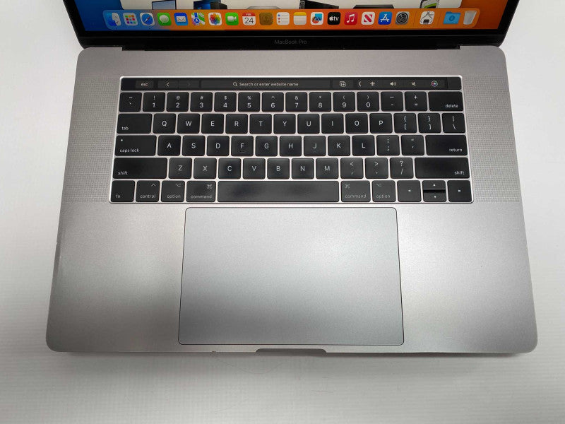 2017 MacBook Pro 15-inch TouchBar with Intel i7 CPU 16GB RAM & 500GB READ -
