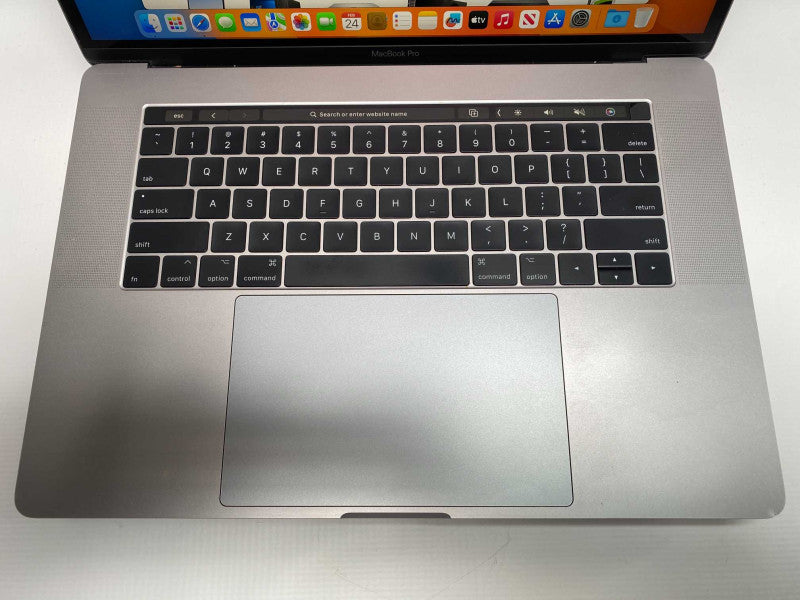 2017 MacBook Pro 15-inch with i7 CPU 16GB RAM & 500GB storage READ  -