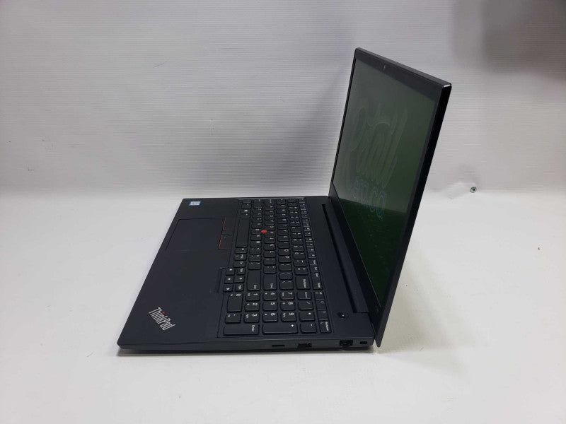 Lenovo thinkpad E590 i7 8565U 8 GB RAM 250 GB SSD )