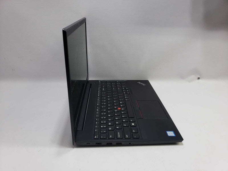 Lenovo thinkpad E590 i7 8565U 8 GB RAM 250 GB SSD )