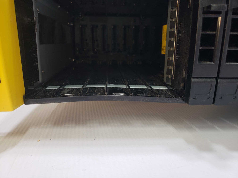 HP 3PAR StoreServ 7200 23 Bay Server **READ** ) )