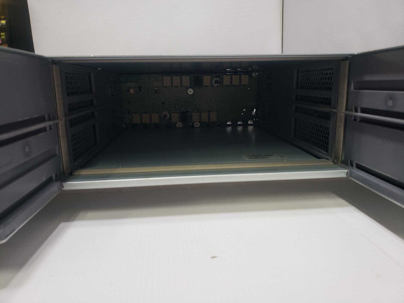 HP 3PAR StoreServ 7200 23 Bay Server **READ**  )