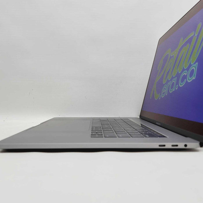 2017 MacBook Pro 15-inch TouchBar with Intel i7 CPU 16GB RAM & 500GB Storage =