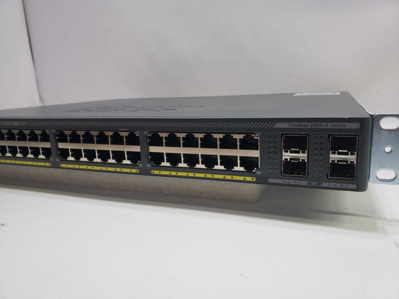 Cisco WS-C2960X-48FPD-L 48 POE+ GE+2 10G SFP+, LAN BASE (740W) *READ* )