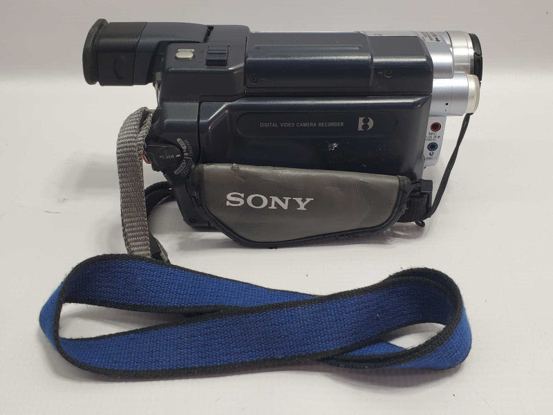 Sony Digital Handycam Digital 8 DCR-TRV350 Videocamera |