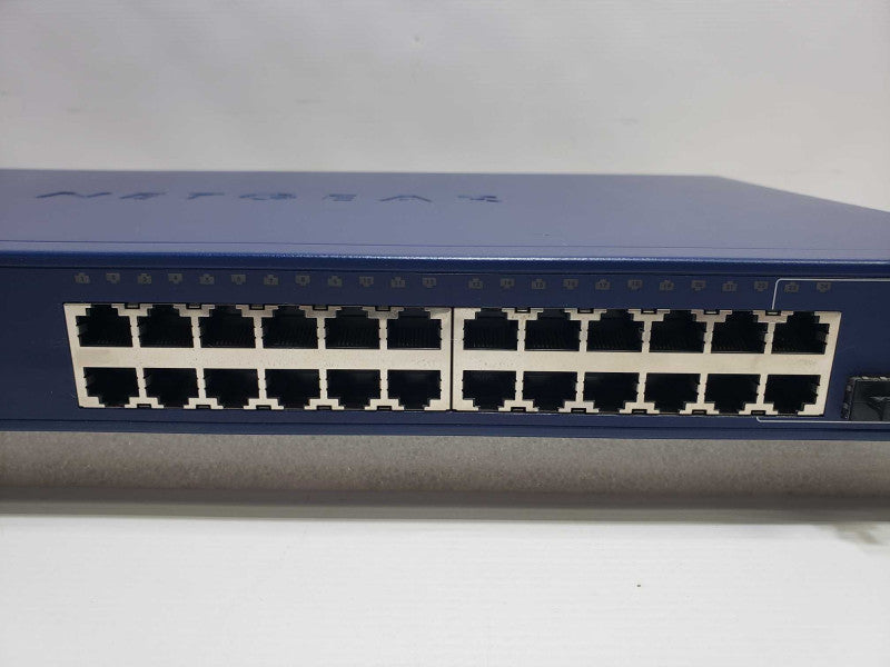 NetGear ProSafe GS724TP 24-Port Gigabit Managed Ethernet Smart Switch )