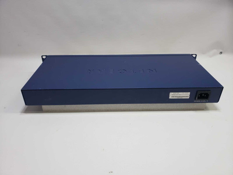 Netgear ProSafe GS724T v2 24-Port Gigabit Smart Switch With RackMount Ears )