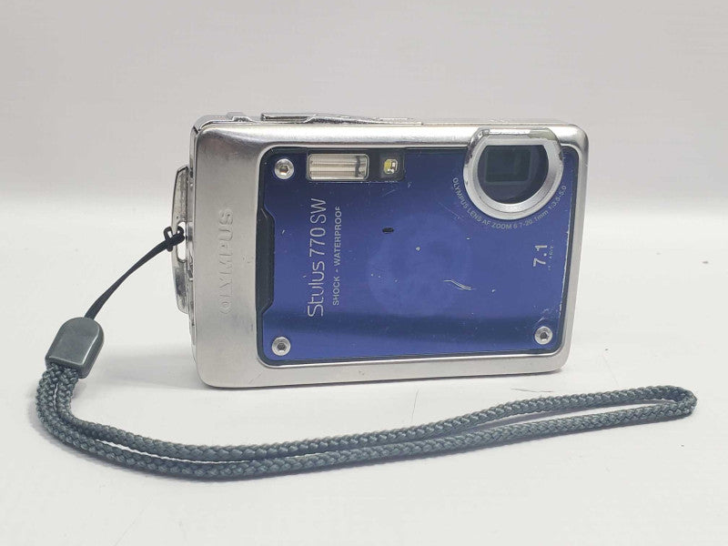 Olympus Stylus 770 SW 7.1MP Digital Camera |