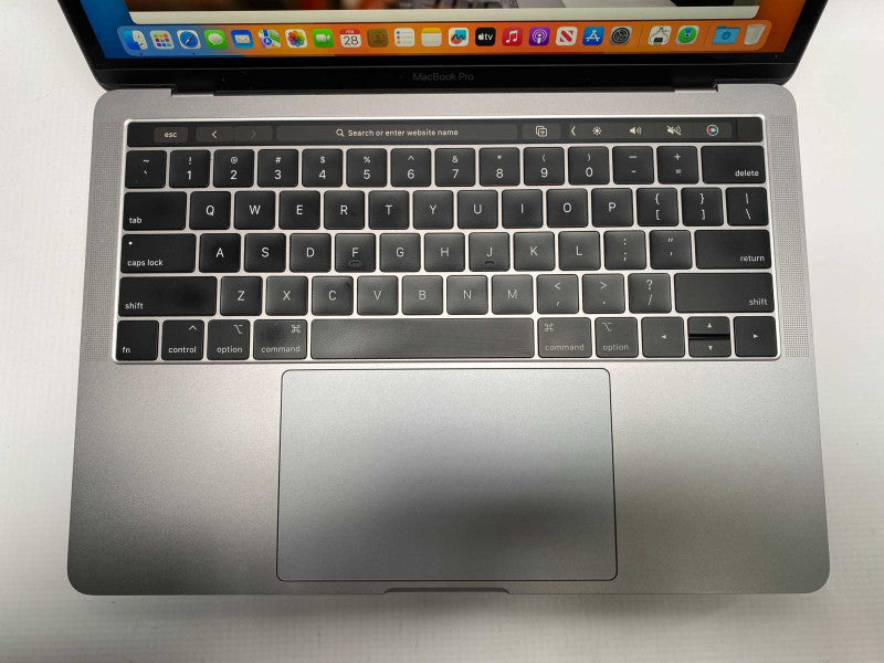 2018 MacBook Pro 13-inch TouchBar 4x Thunderbolt with Intel i7 CPU 16GB RAM -